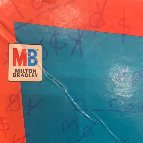 HANGMAN GAME BY MILTON BRADLEY- FOR TWO PLAYERS. VINTAGE - Picture 2 of 6